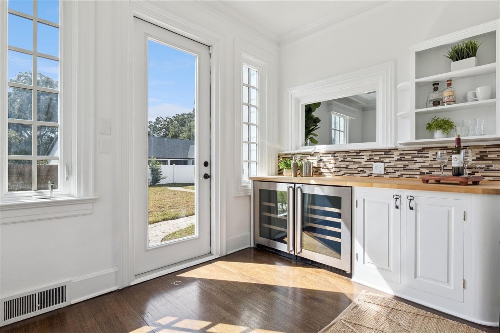 Sunroom Wet Bar - 5240 ALLEMAN DR, ORLANDO