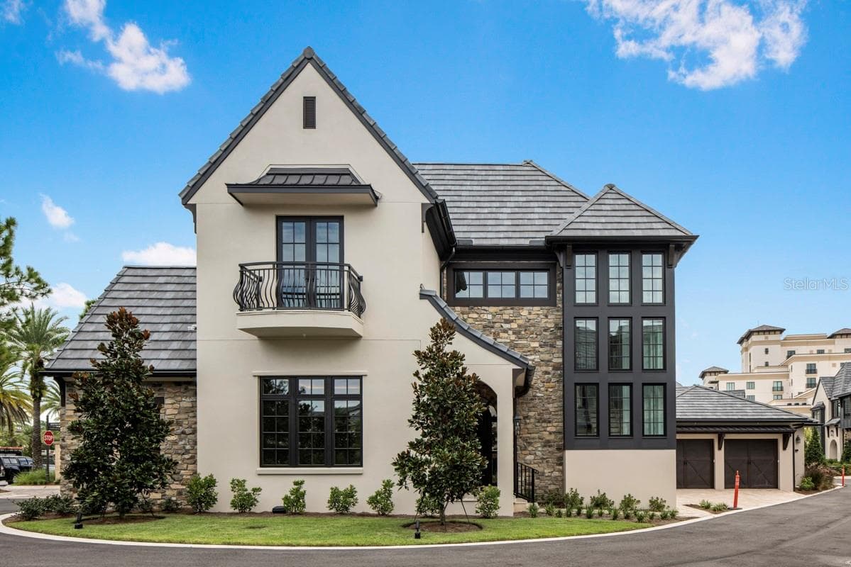 10300 WINTER SPARKLE CIR