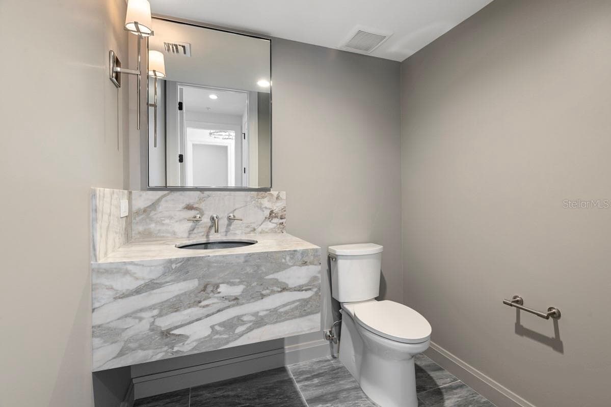 Condominium at 10300 WINTER SPARKLE CIR, GOLDEN OAK, photo 18 of 68