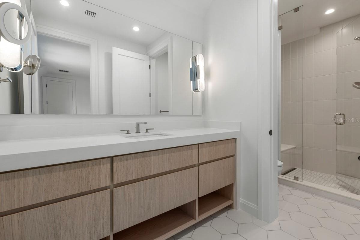 Condominium at 10300 WINTER SPARKLE CIR, GOLDEN OAK, photo 33 of 68