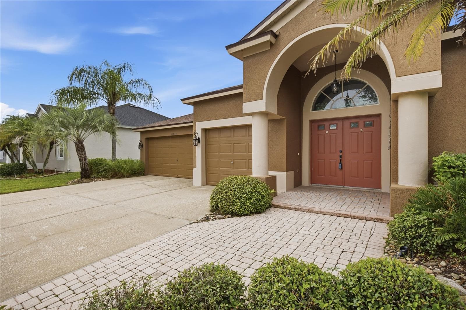 Single Family Residence at 25843 RISEN STAR DR, WESLEY CHAPEL, photo 2 of 57