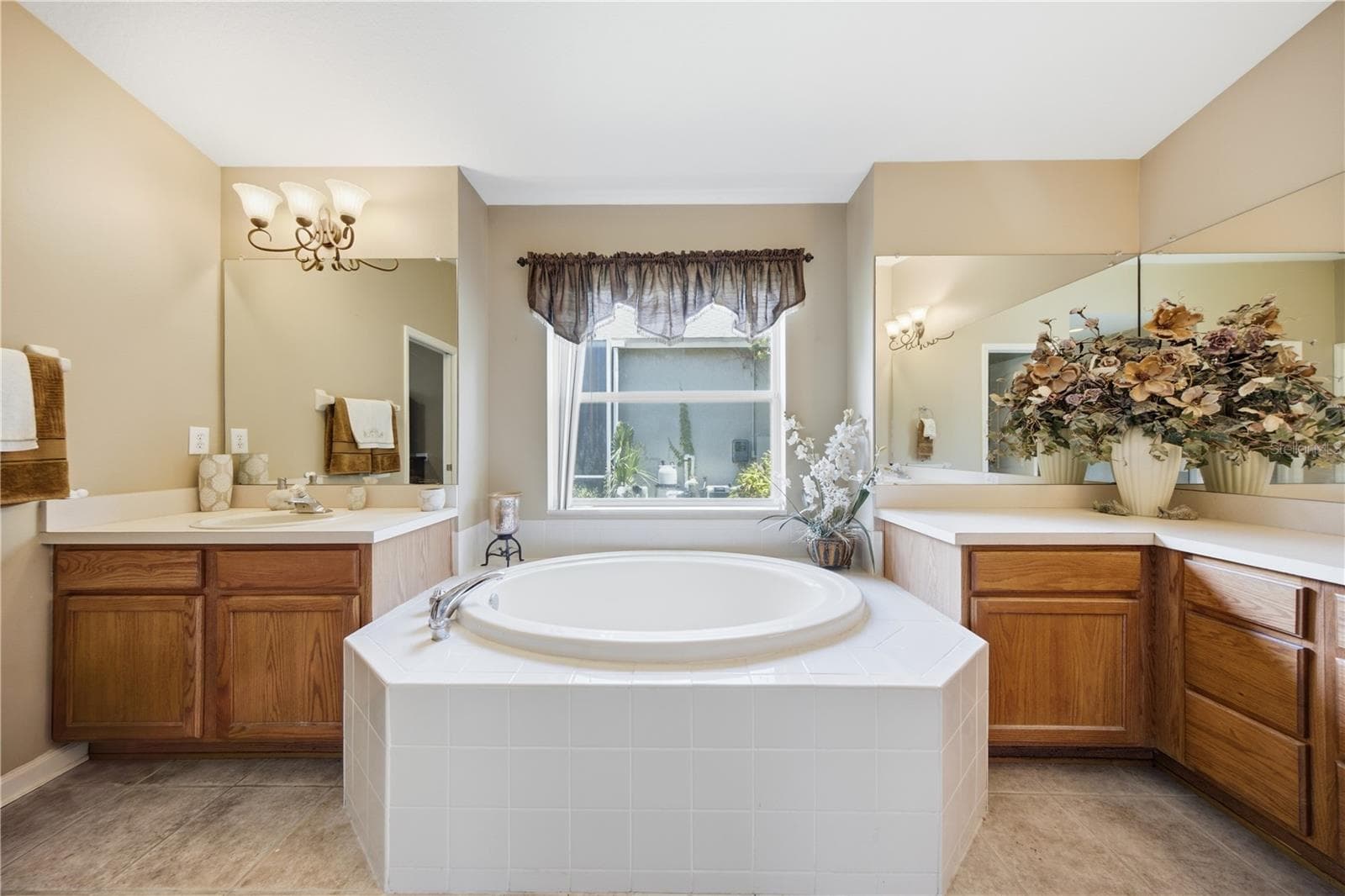 Single Family Residence at 25843 RISEN STAR DR, WESLEY CHAPEL, photo 19 of 57