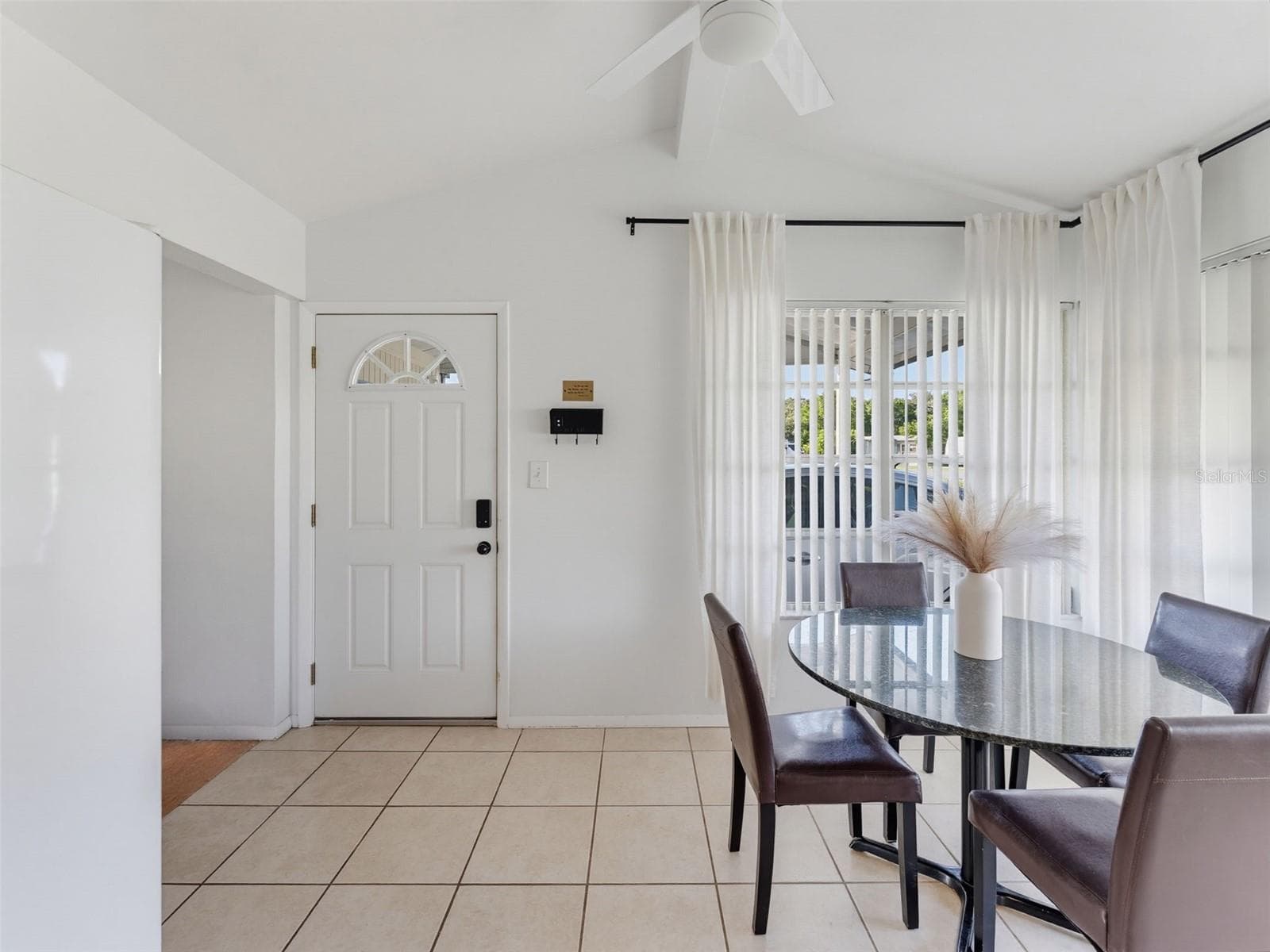 Single Family Residence at 439 BRIARWOOD LN, SPRING HILL, photo 5 of 58
