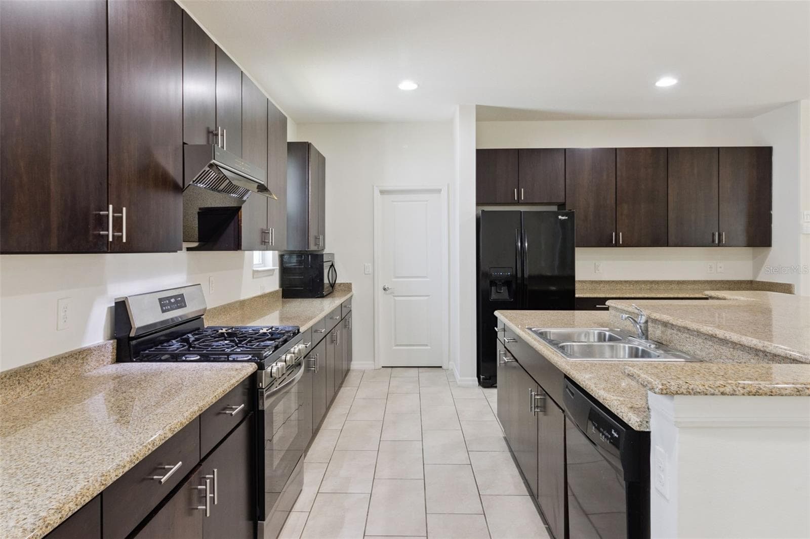 Single Family Residence at 14741 SNOWY EGRET ST, WINTER GARDEN, photo 13 of 81