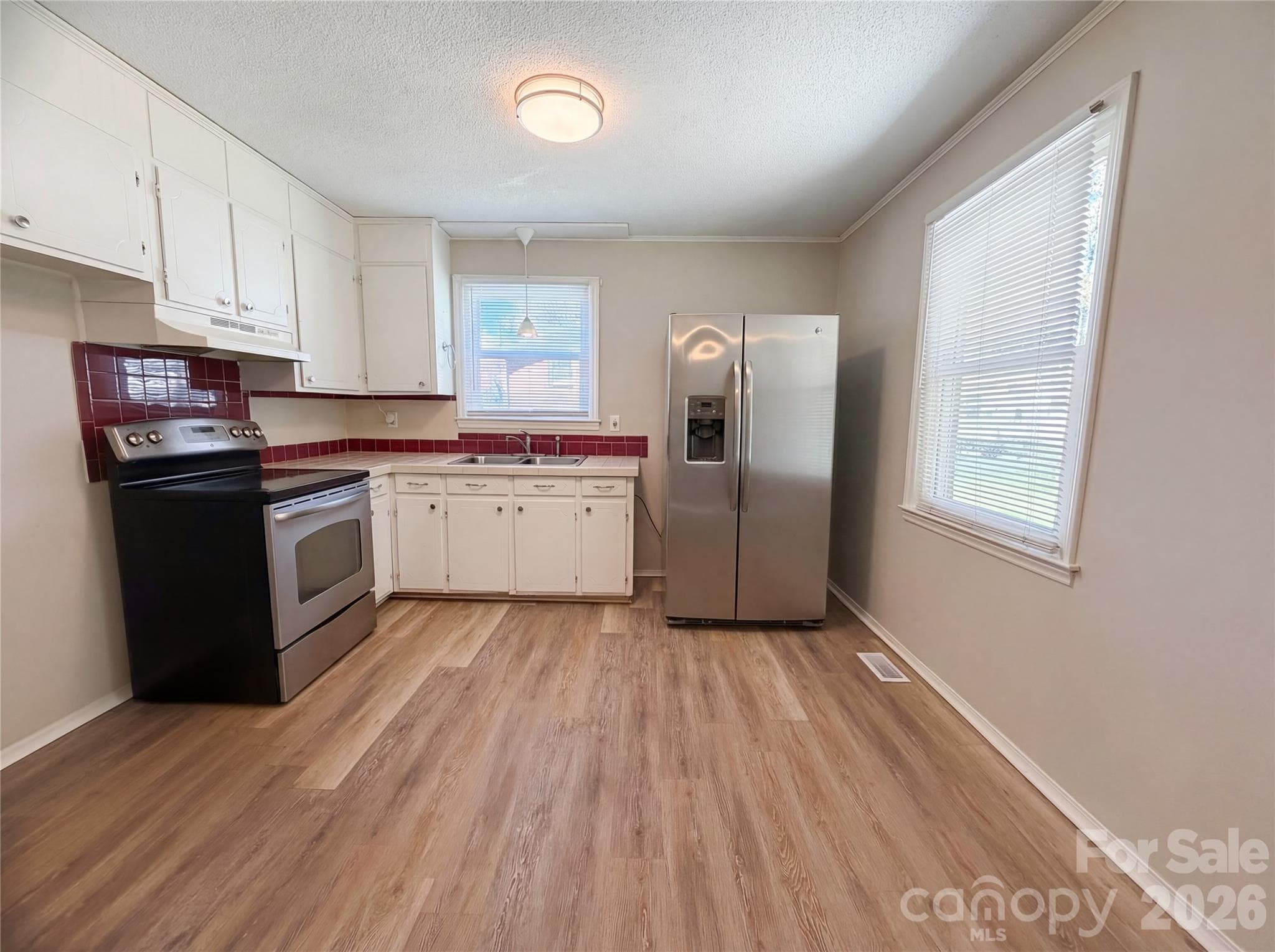 Single Family Residence at 4402 Ginger Drive, Gastonia, photo 2 of 17