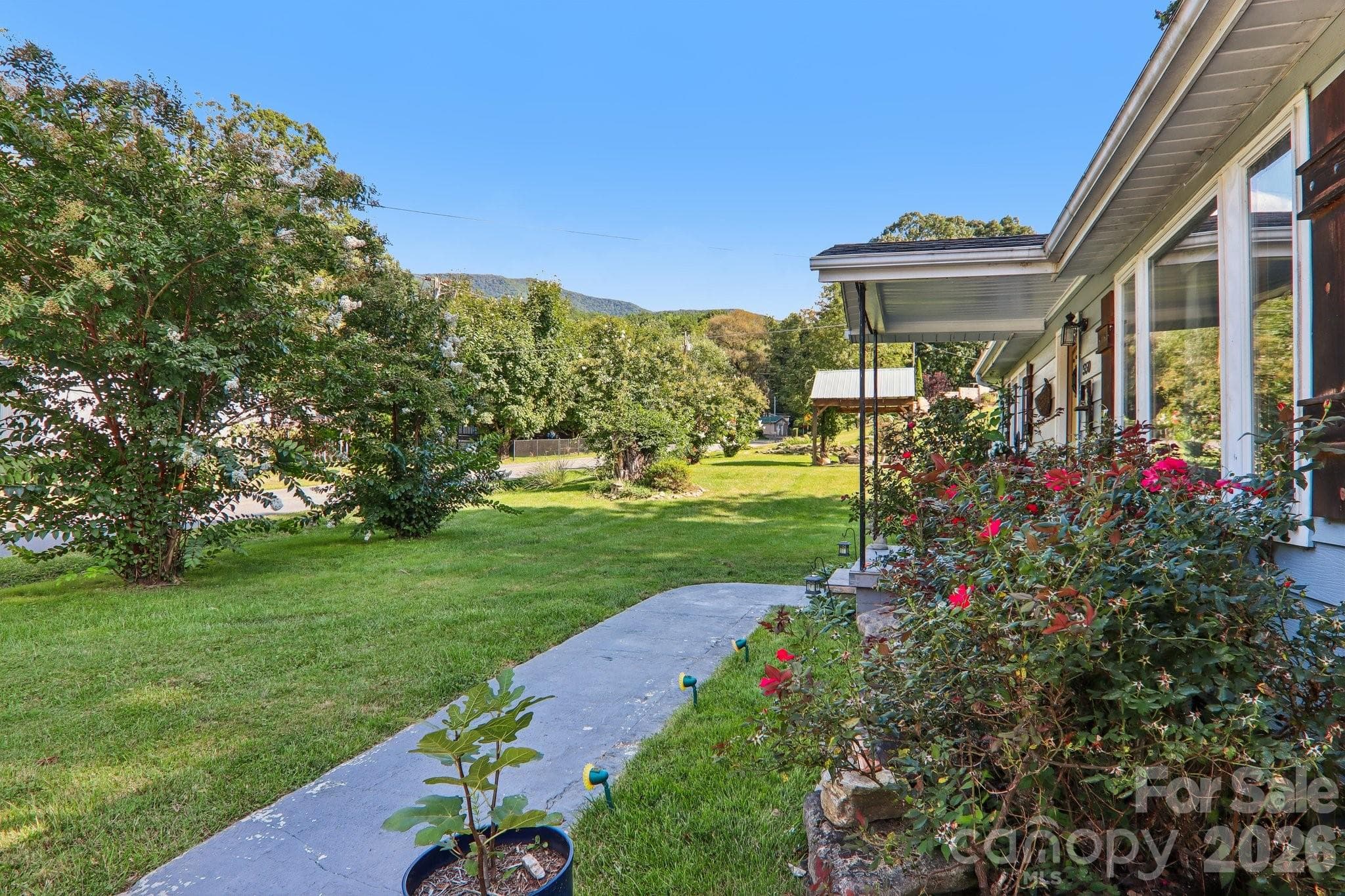 Single Family Residence at 550 Lickstone Road, Waynesville, photo 4 of 47