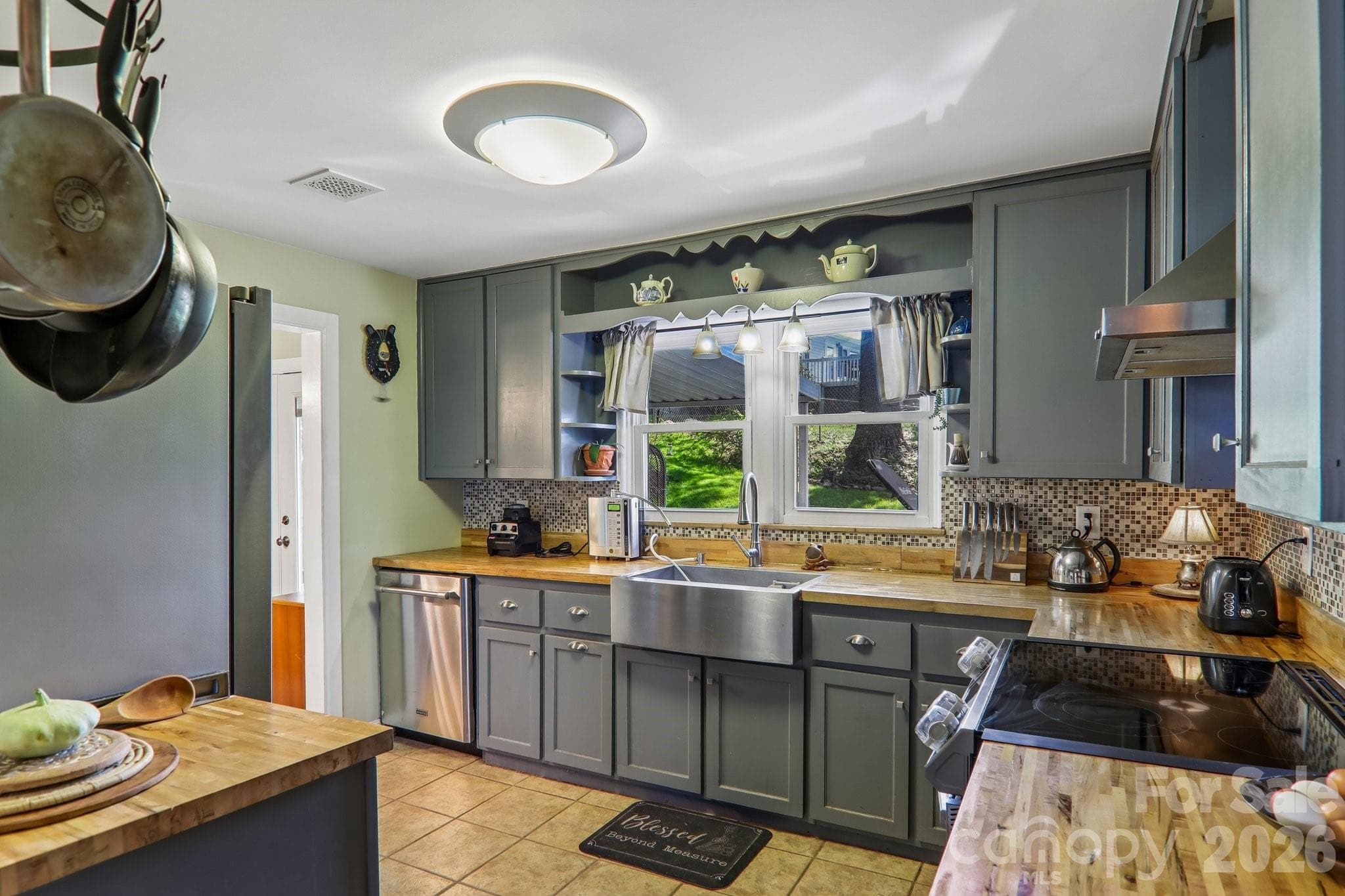 Single Family Residence at 550 Lickstone Road, Waynesville, photo 17 of 47