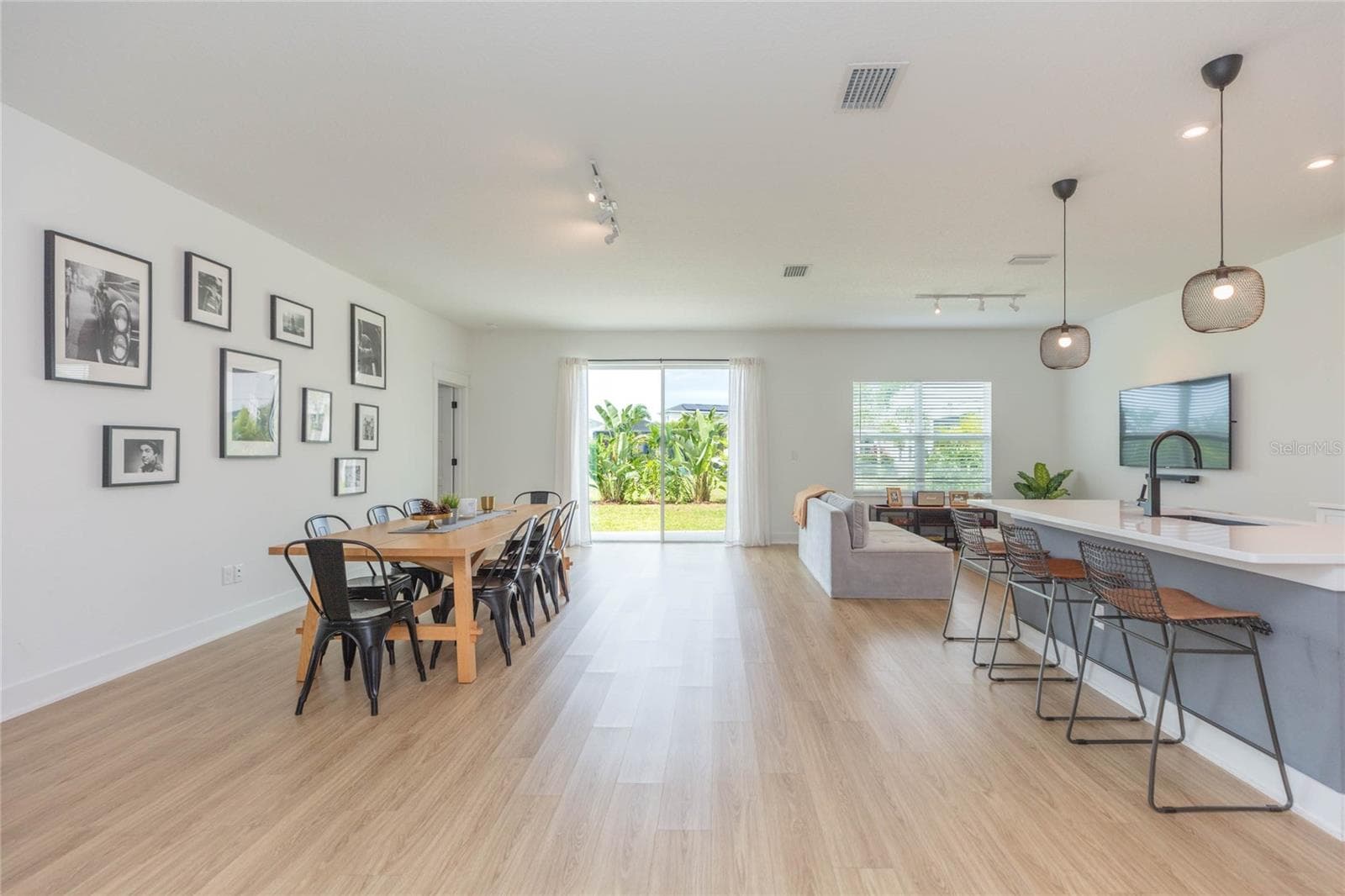 Single Family Residence at 7122 ESTERO CT, APOLLO BEACH, photo 10 of 63
