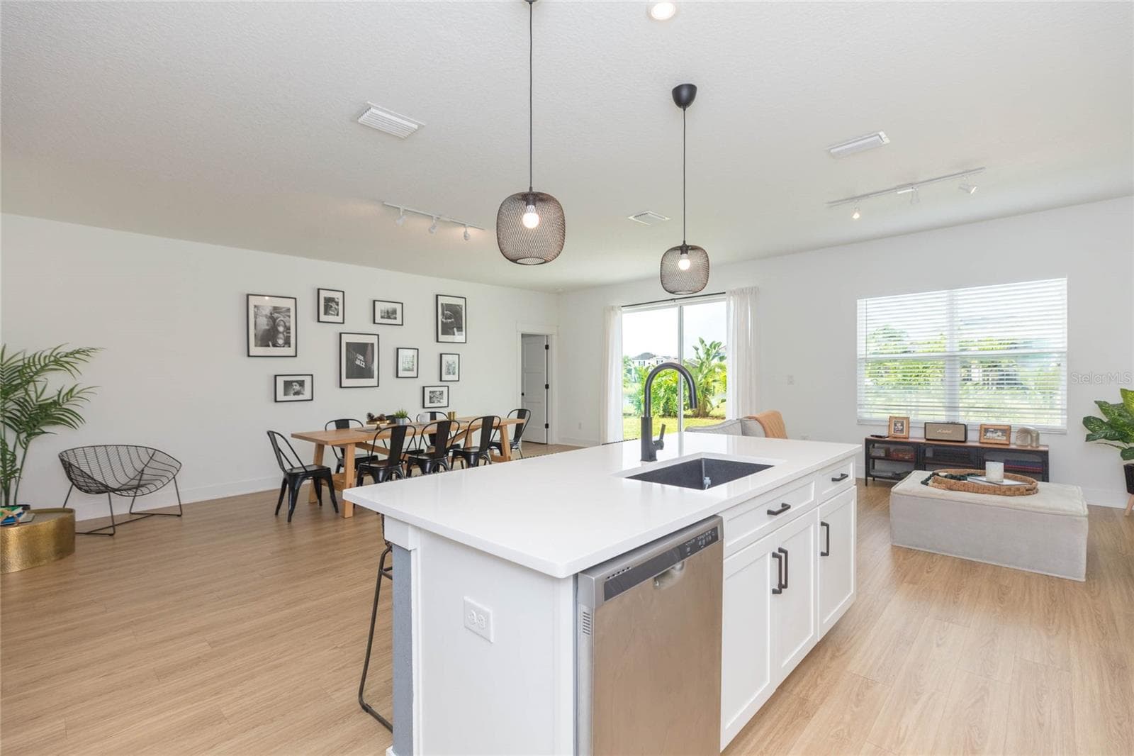 Single Family Residence at 7122 ESTERO CT, APOLLO BEACH, photo 11 of 63