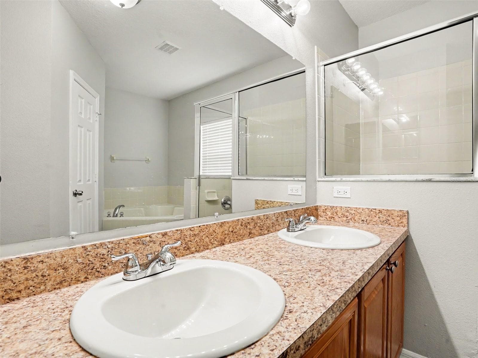 Single Family Residence at 422 COLUMBIA CT, POINCIANA, photo 21 of 23
