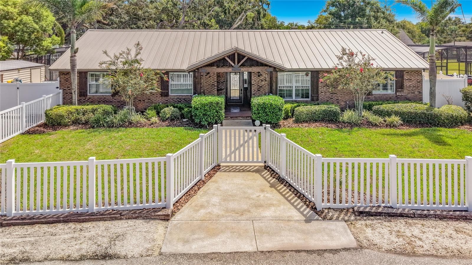Single Family Residence at 4627 CANARY ST, ORLANDO, photo 3 of 65