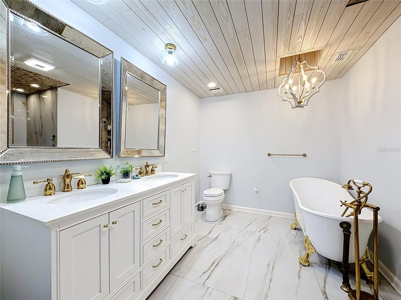 Primary bathroom - 4627 CANARY ST, ORLANDO