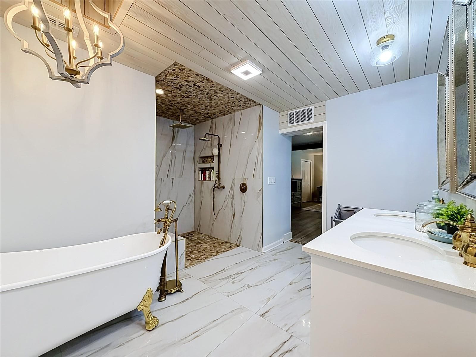 Primary bathroom - 4627 CANARY ST, ORLANDO