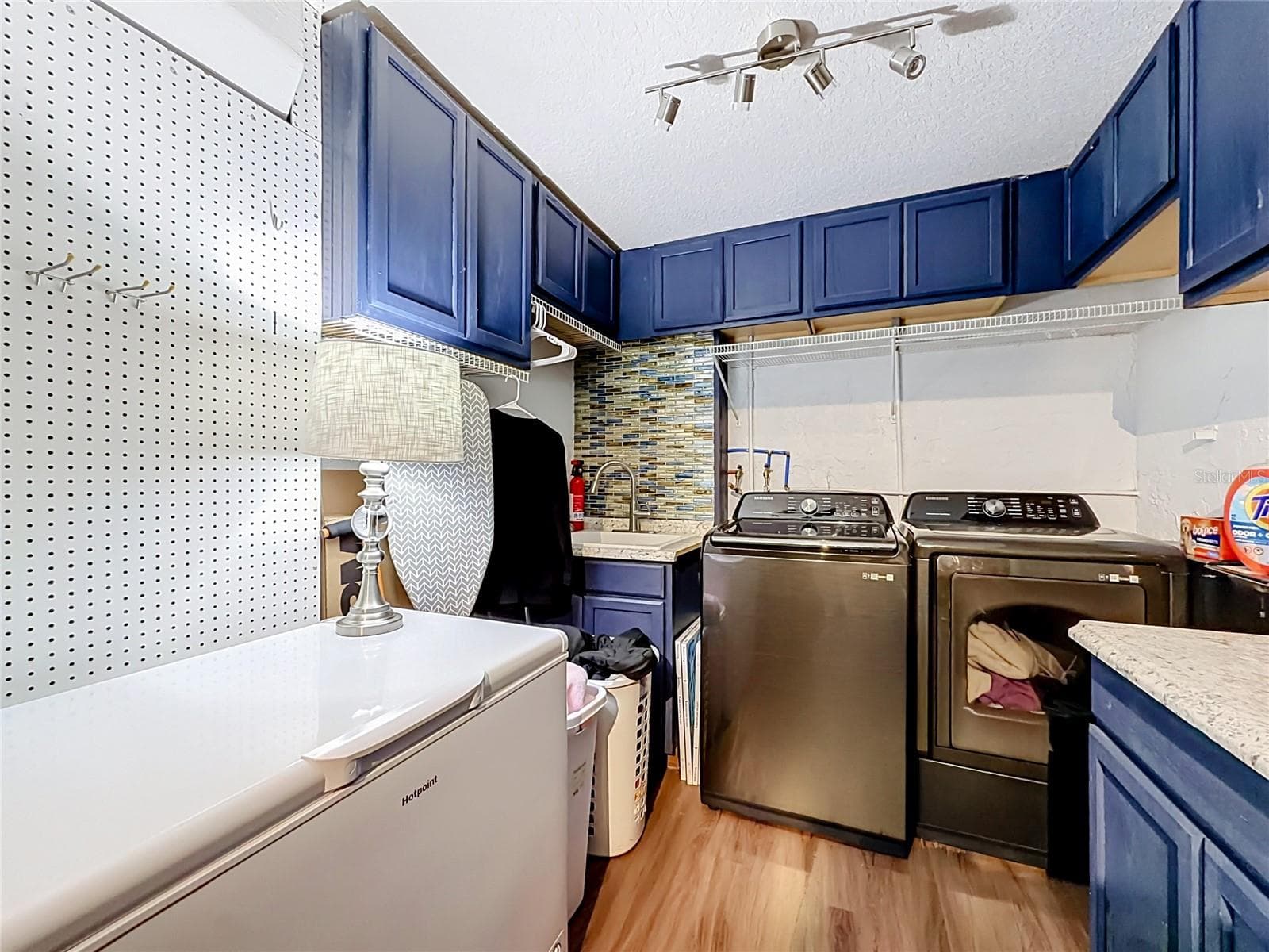 Laundry room - 4627 CANARY ST, ORLANDO