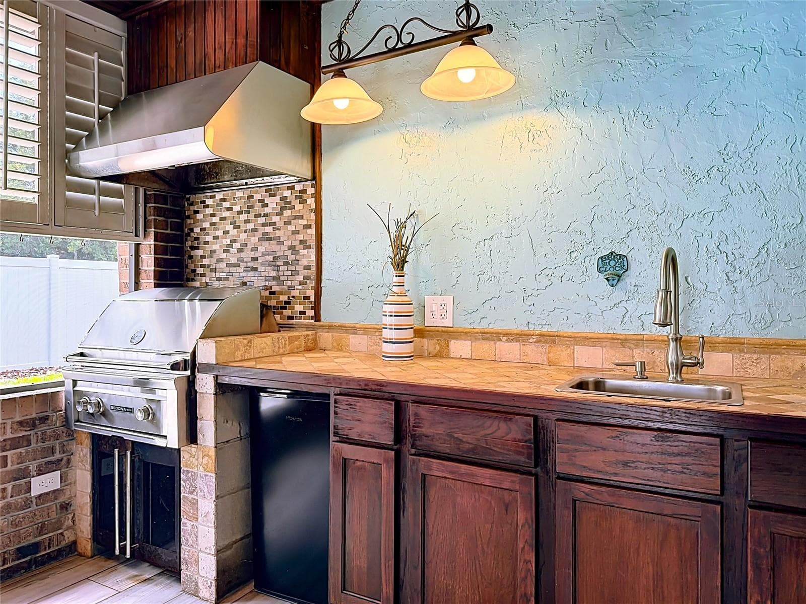Screened in lanai with outdoor grilling/sink - 4627 CANARY ST, ORLANDO