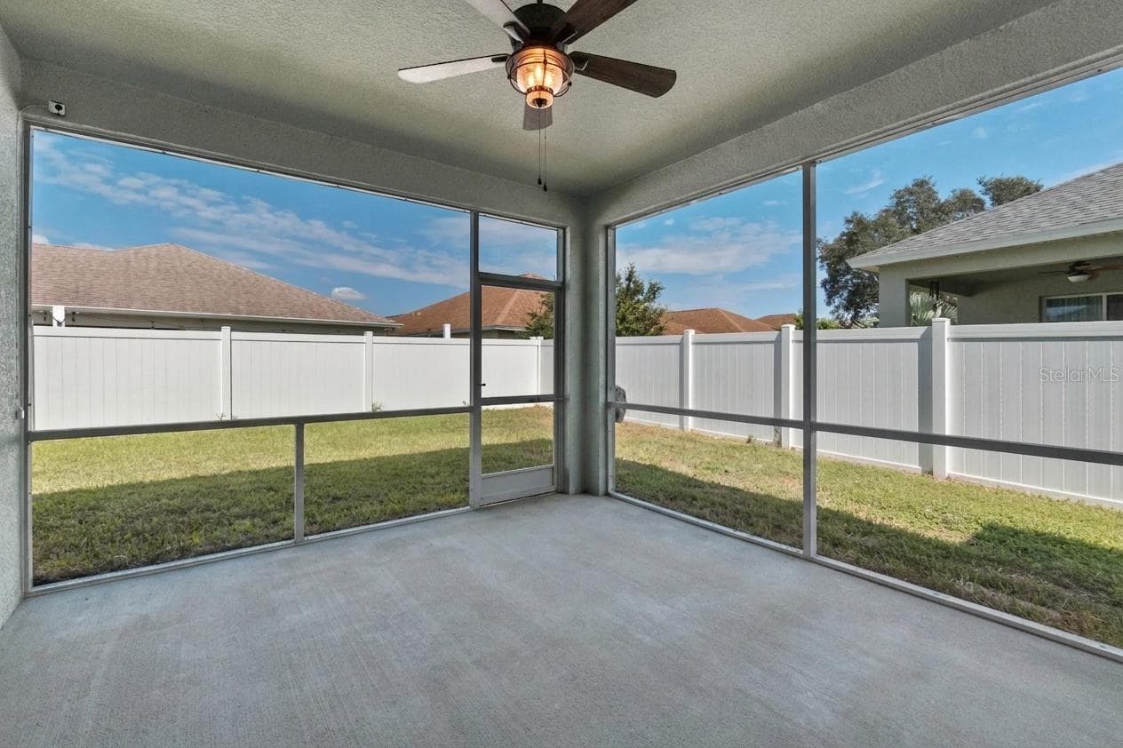 Single Family Residence at 16021 CHAMPLAIN ST, CLERMONT, photo 16 of 41