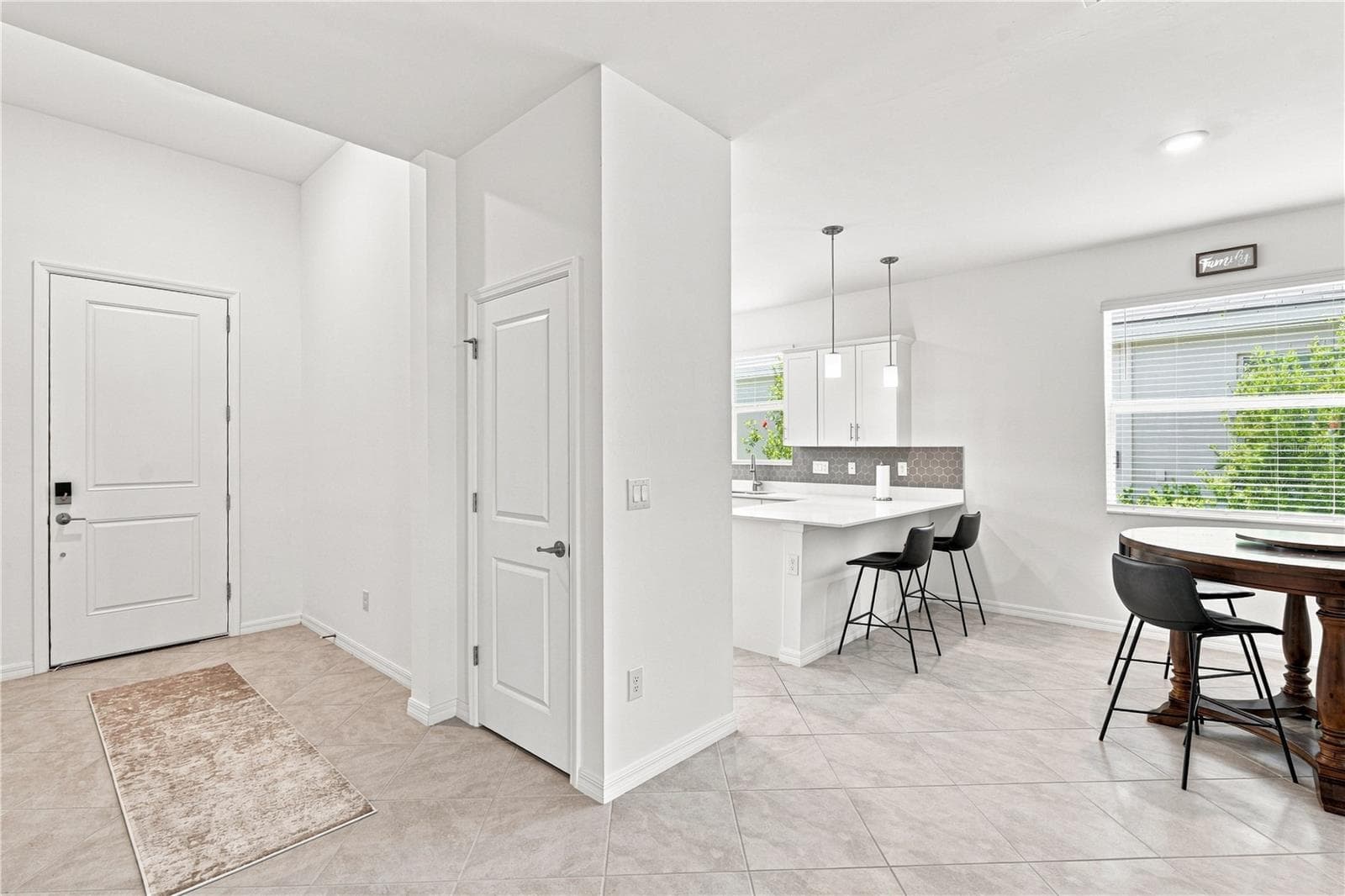 Single Family Residence at 11330 BURGUNDY DR, VENICE, photo 5 of 30