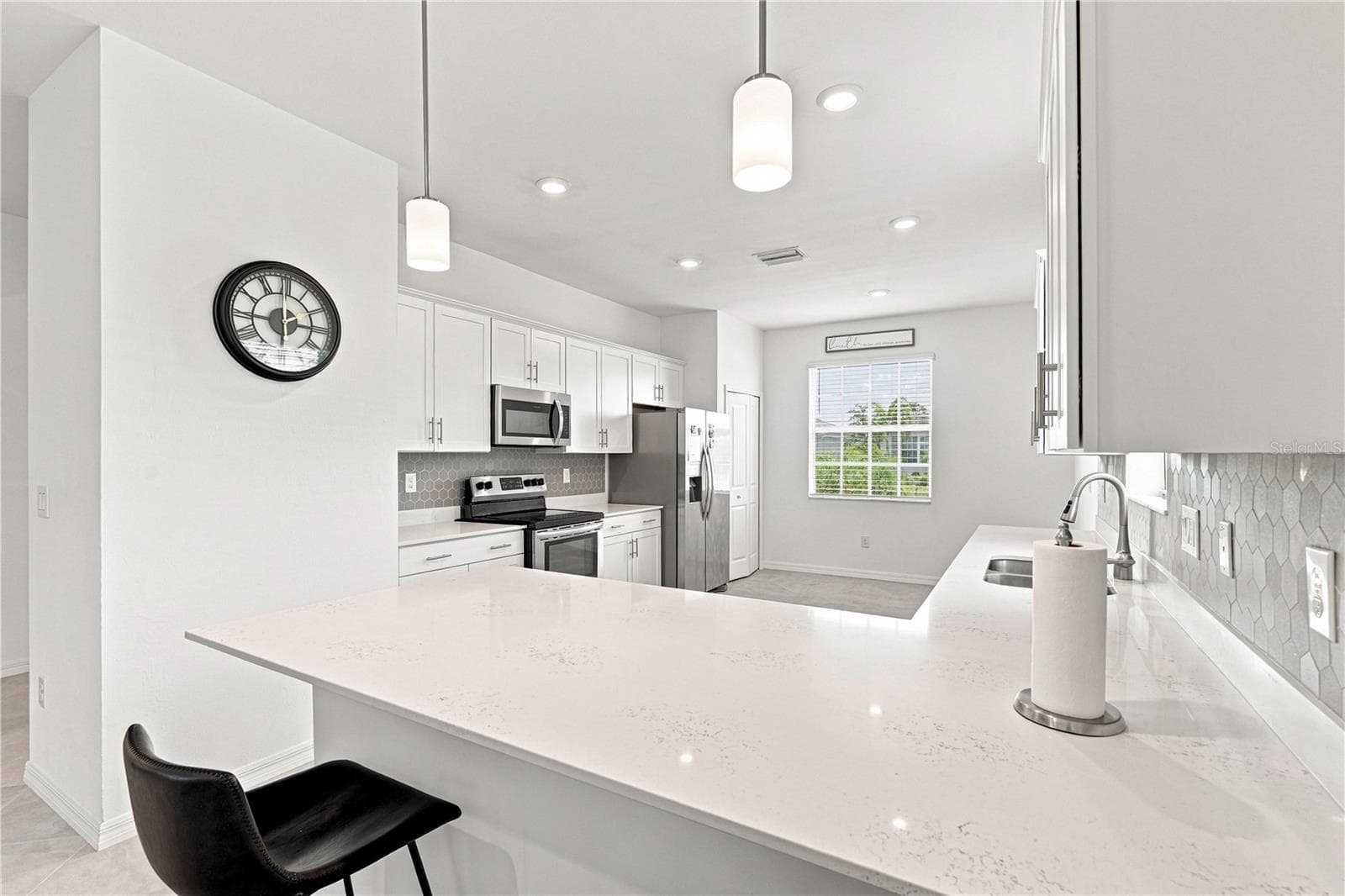Single Family Residence at 11330 BURGUNDY DR, VENICE, photo 8 of 30
