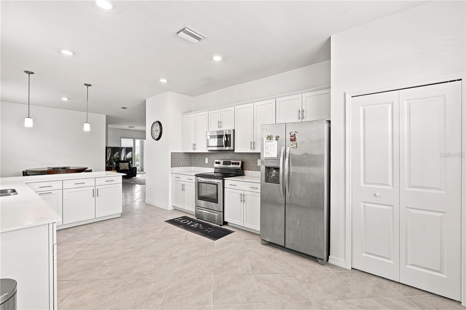 Single Family Residence at 11330 BURGUNDY DR, VENICE, photo 9 of 30
