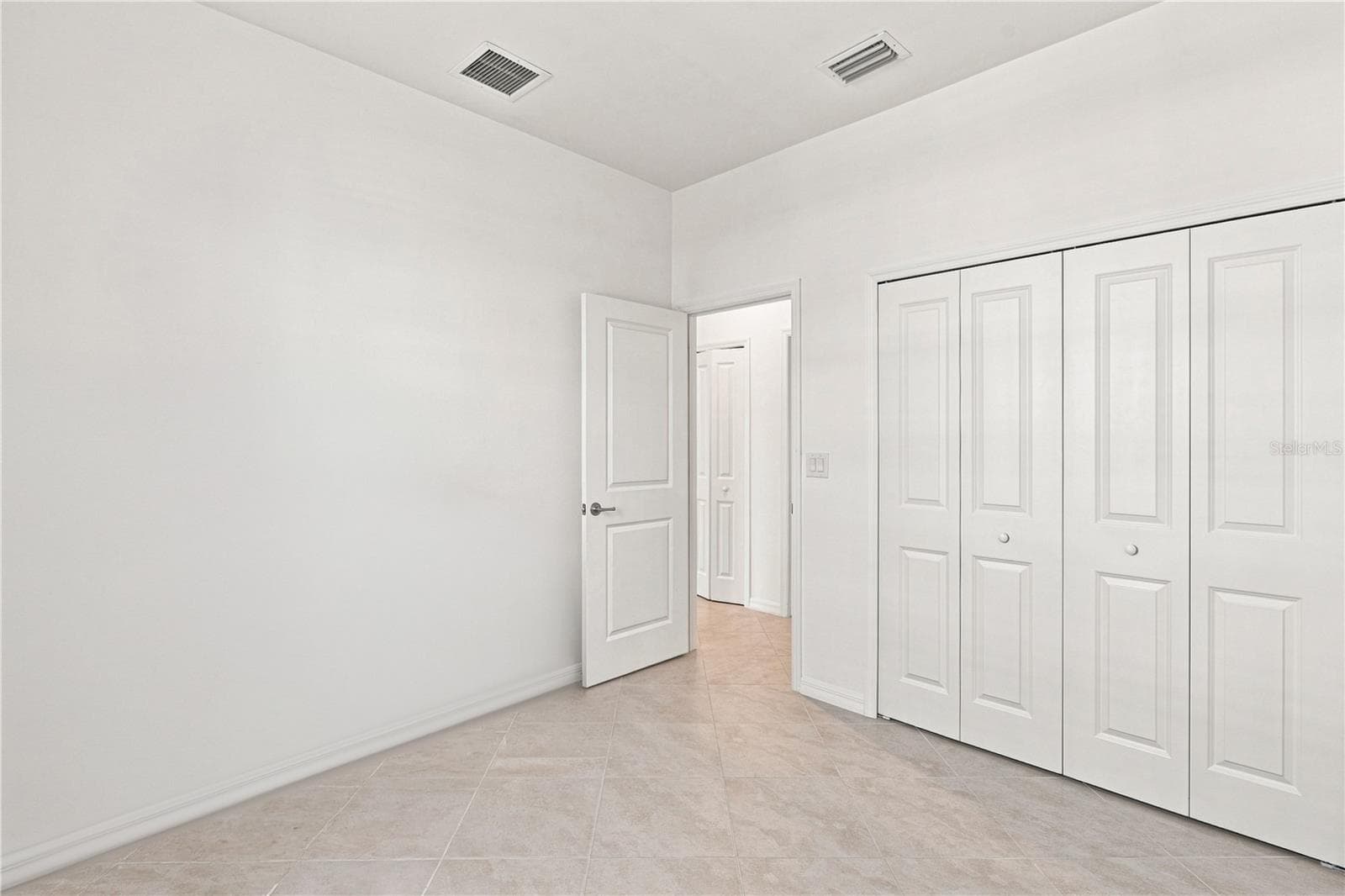 Single Family Residence at 11330 BURGUNDY DR, VENICE, photo 15 of 30
