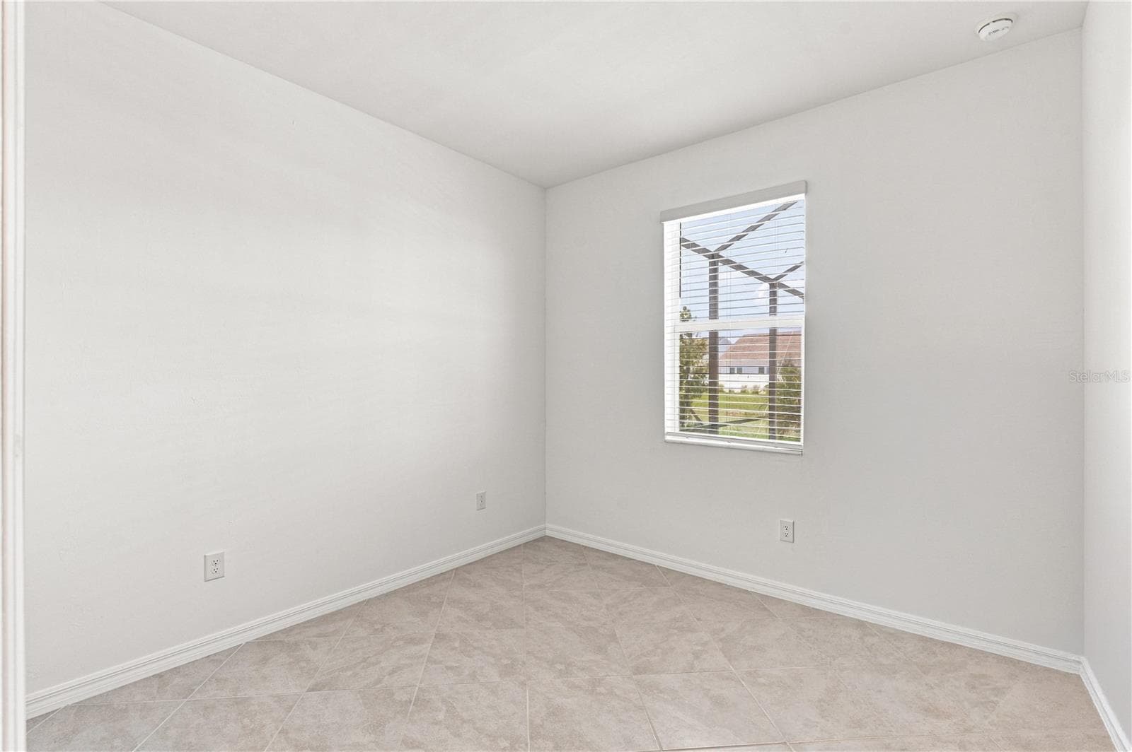 Single Family Residence at 11330 BURGUNDY DR, VENICE, photo 16 of 30