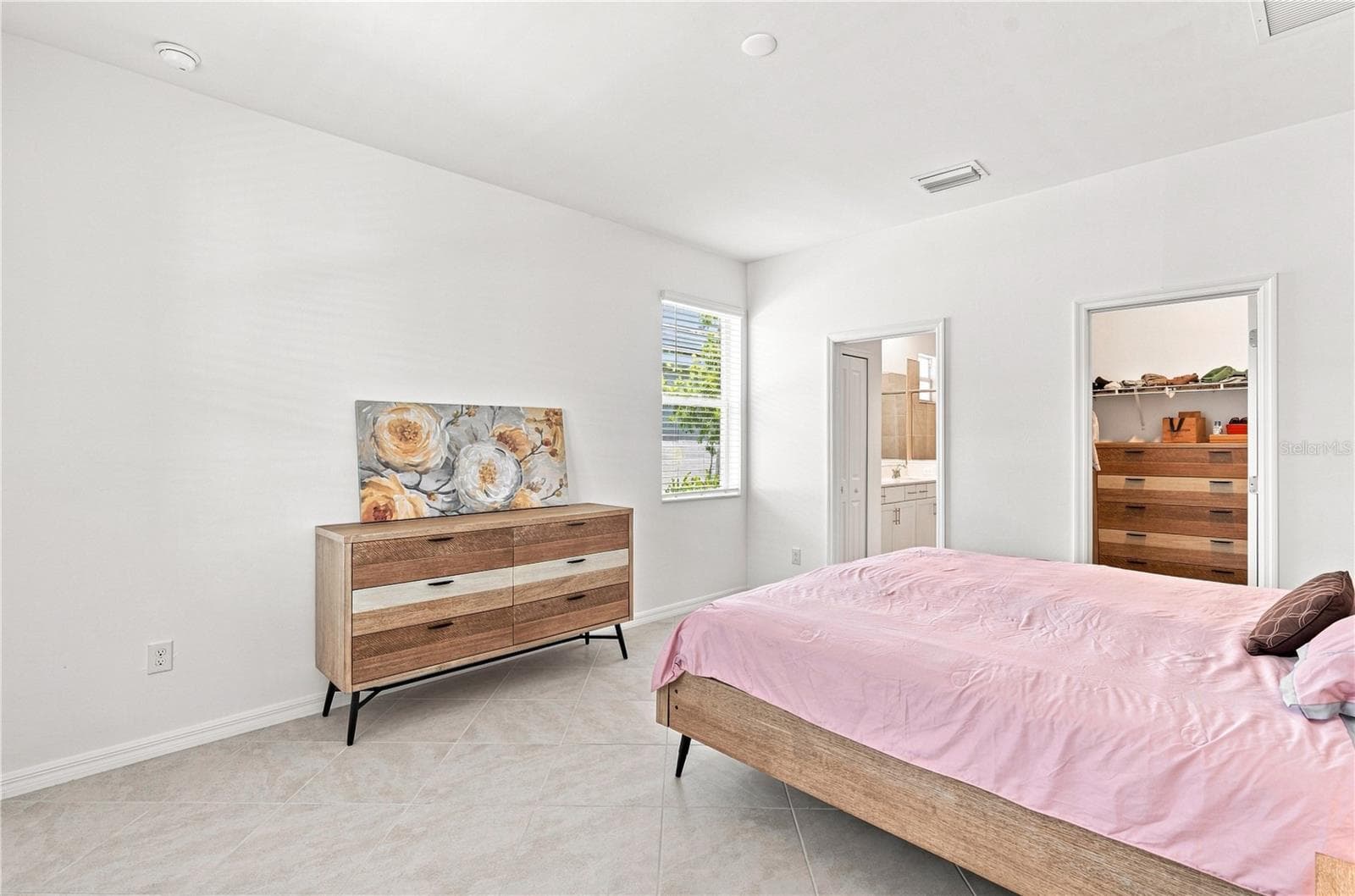 Single Family Residence at 11330 BURGUNDY DR, VENICE, photo 19 of 30