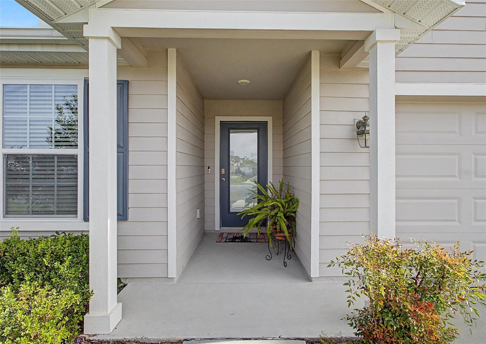 FRONT ENTRY VIEW - 25199 NW 8TH RD, NEWBERRY