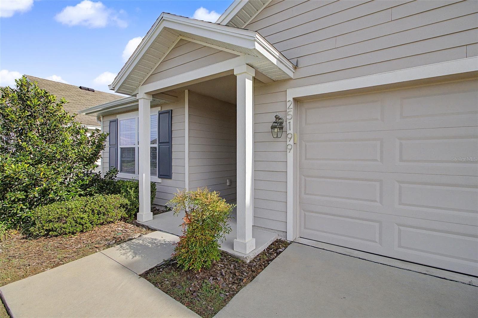 FRONENTRY VIEW - 25199 NW 8TH RD, NEWBERRY