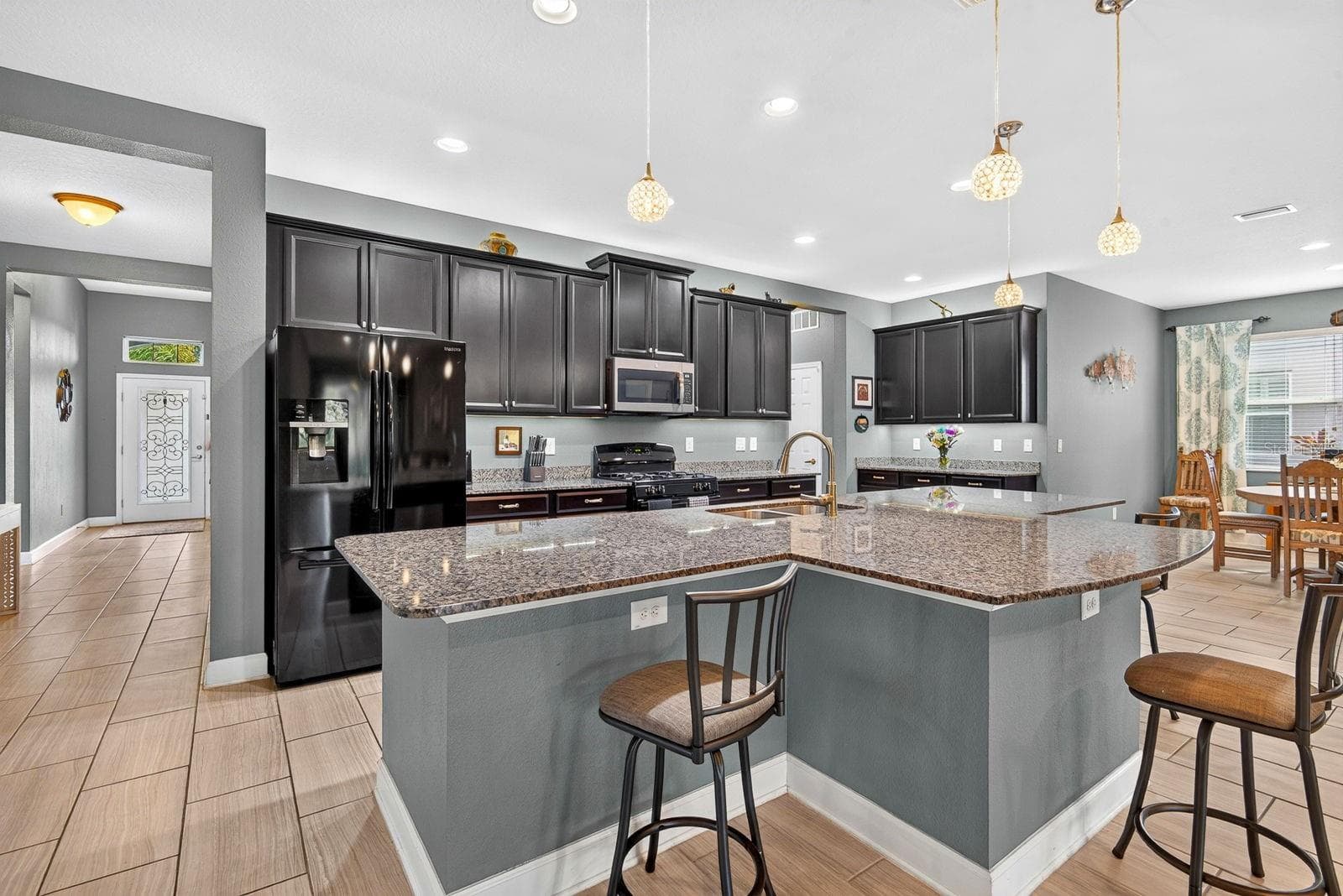 Spacious Kitchen - 792 ROSEMARY CIR, BRADENTON