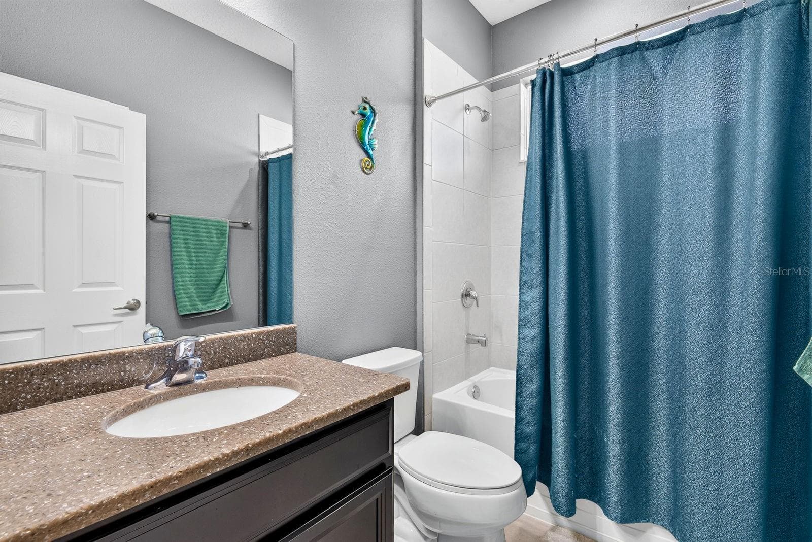 Guest Bathroom - Full - 792 ROSEMARY CIR, BRADENTON