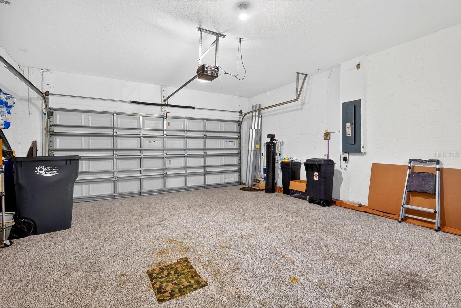 Tandem 3-Car Garage - 792 ROSEMARY CIR, BRADENTON
