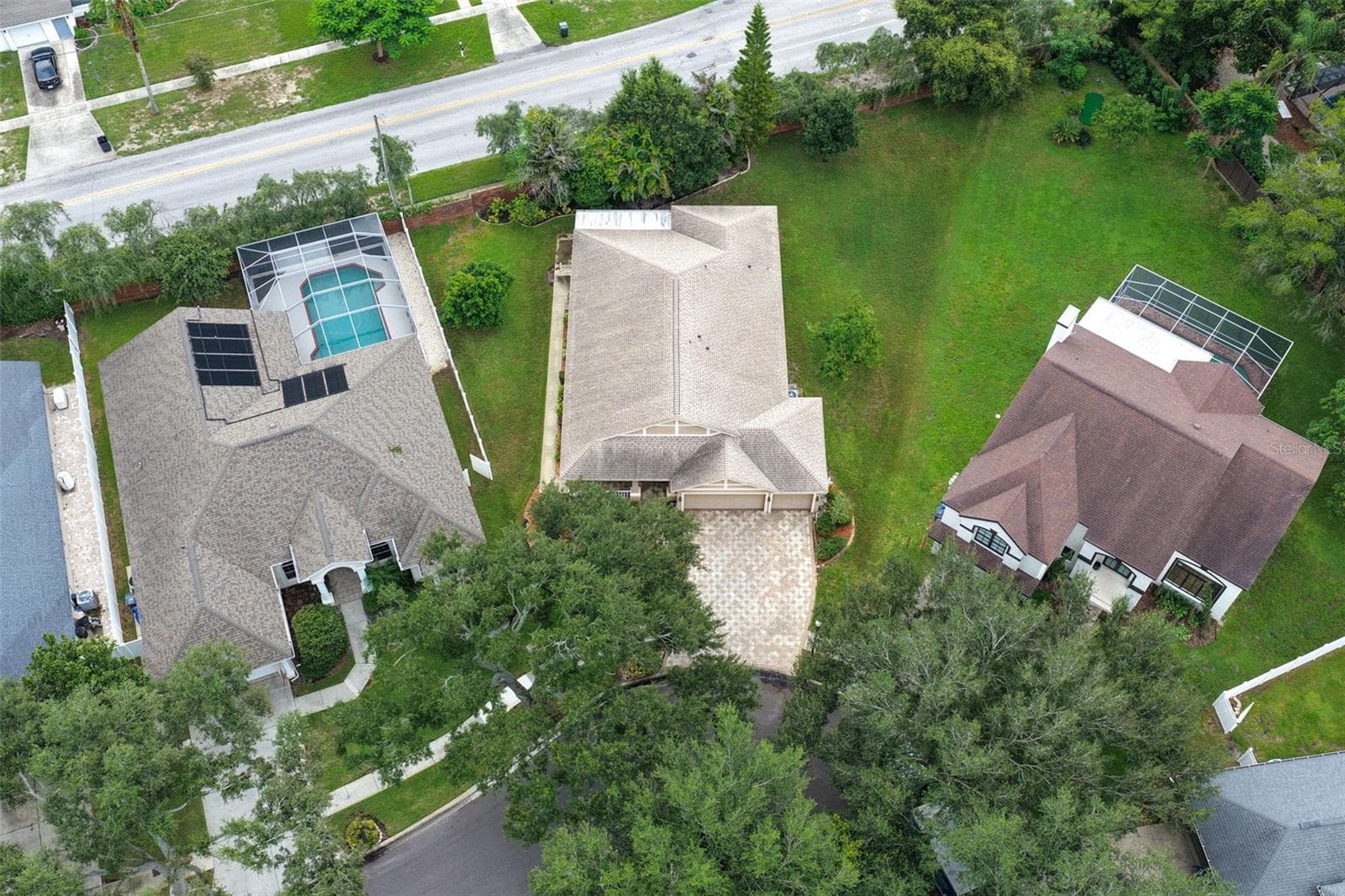 Single Family Residence at 9703 HIDDEN COVE CT, TAMPA, photo 3 of 45