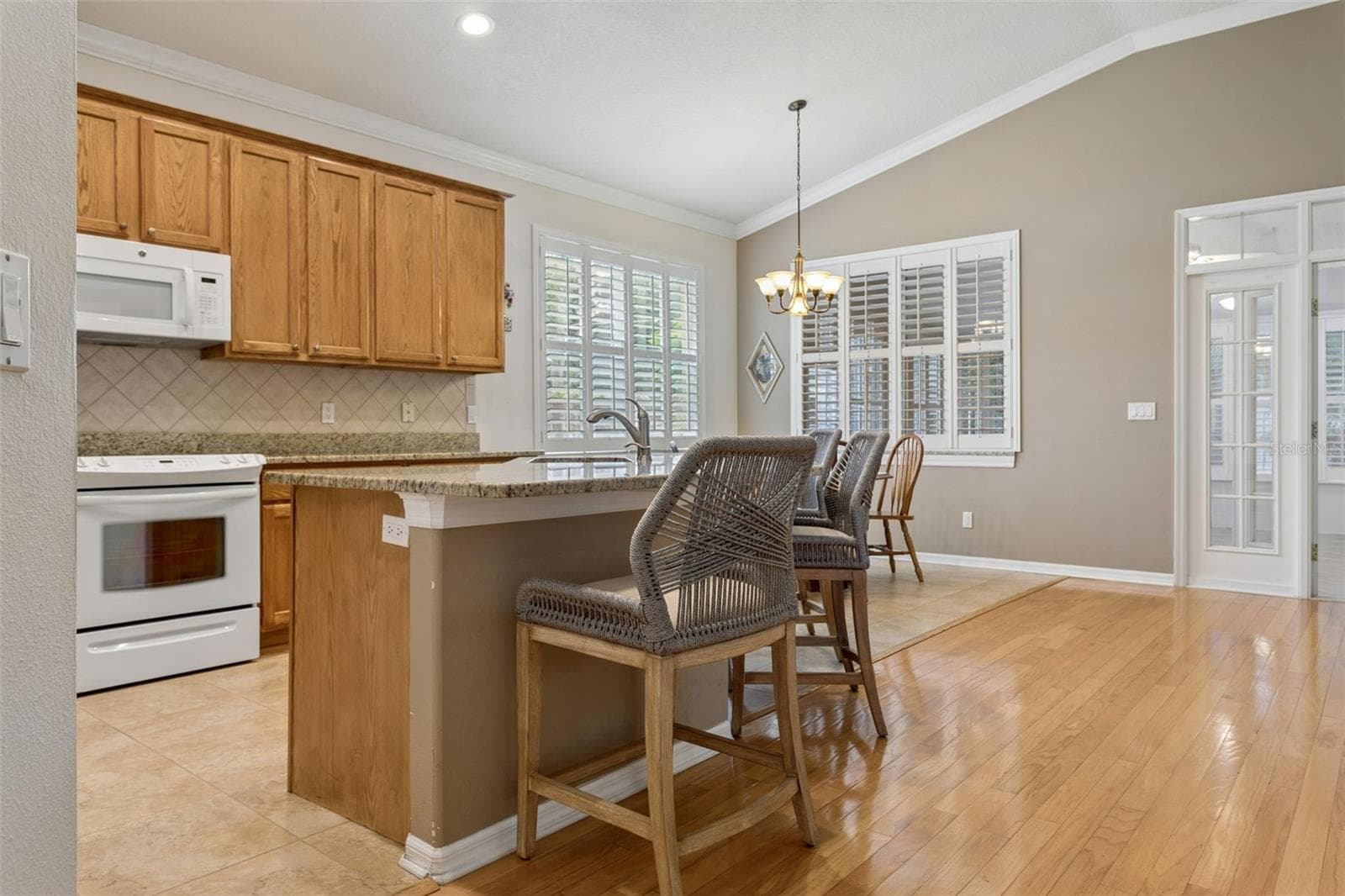 Single Family Residence at 9703 HIDDEN COVE CT, TAMPA, photo 5 of 45
