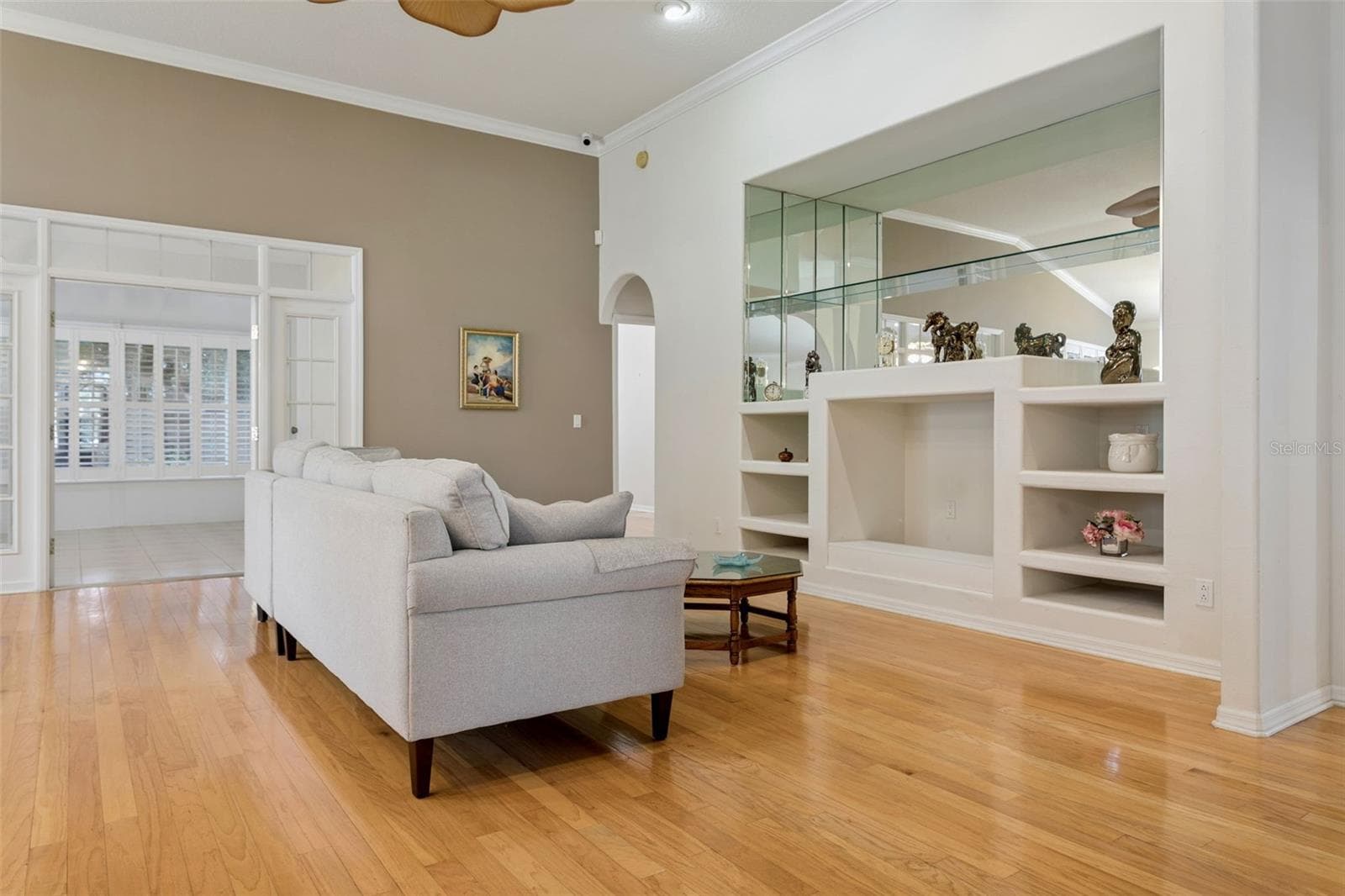 Single Family Residence at 9703 HIDDEN COVE CT, TAMPA, photo 11 of 45