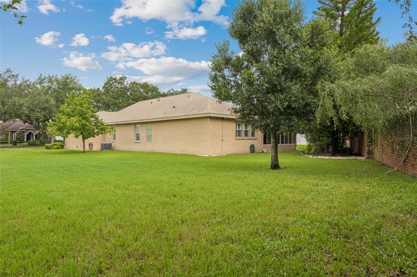 Single Family Residence at 9703 HIDDEN COVE CT, TAMPA, photo 30 of 45