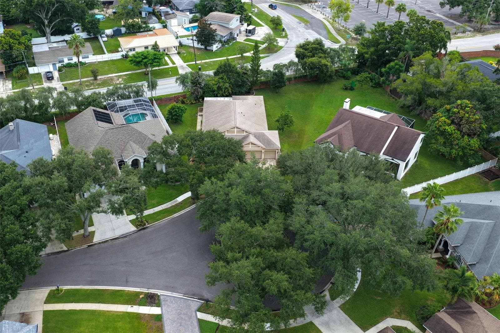 Single Family Residence at 9703 HIDDEN COVE CT, TAMPA, photo 34 of 45