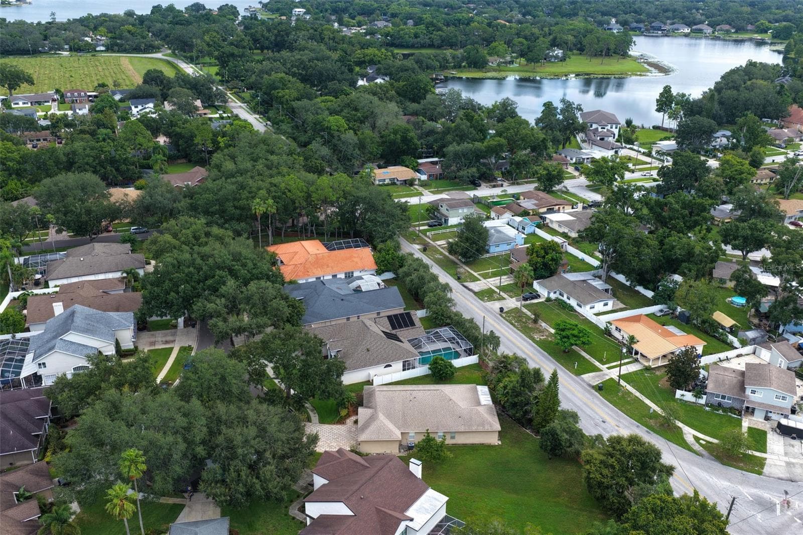 Single Family Residence at 9703 HIDDEN COVE CT, TAMPA, photo 37 of 45