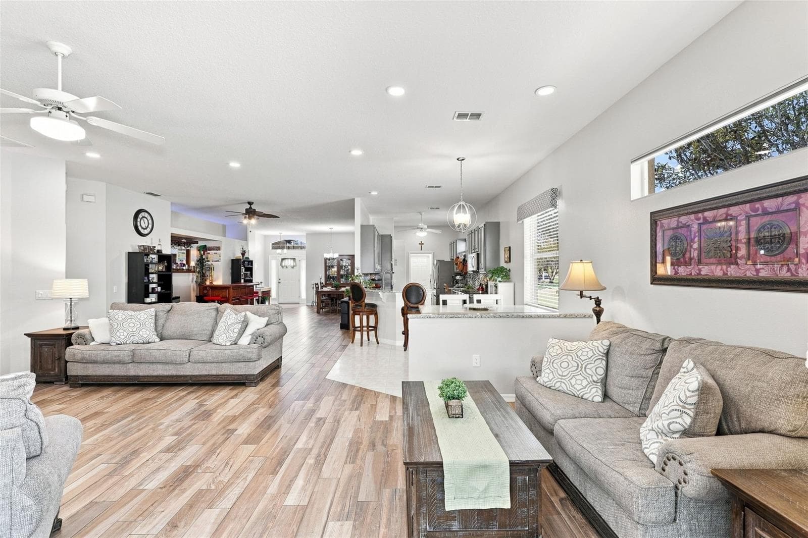 So much room for entertaining ! - 367 FOXHILL DR, DEBARY