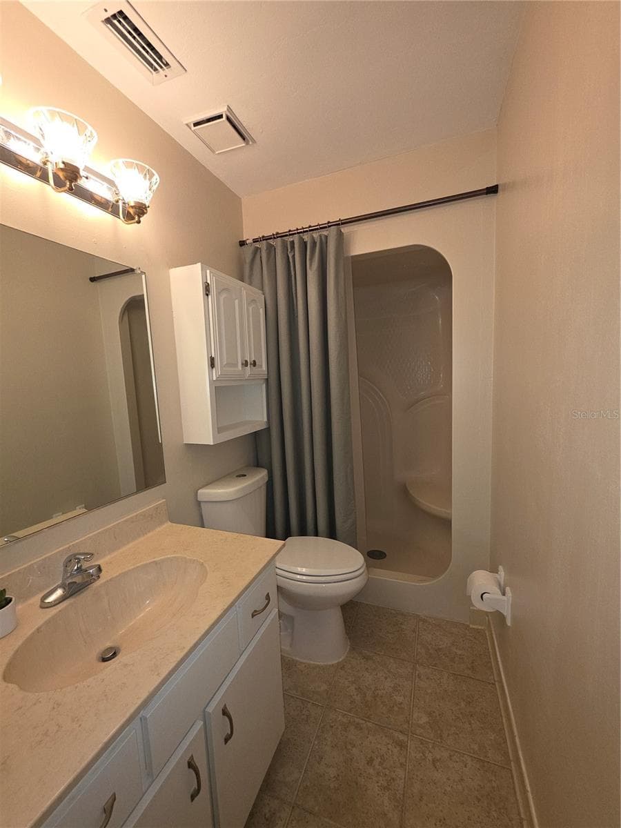 Primary bathroom - 1679 SPRING GARDEN CT, HOLLY HILL
