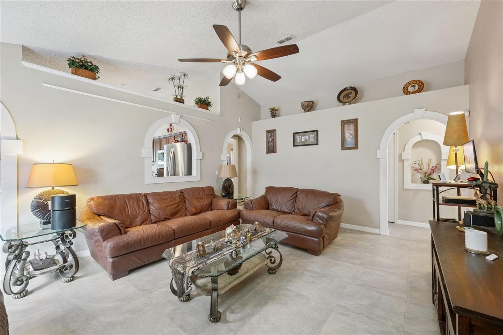 Single Family Residence at 10044 RICHARDSON CT, ORLANDO, photo 2 of 18