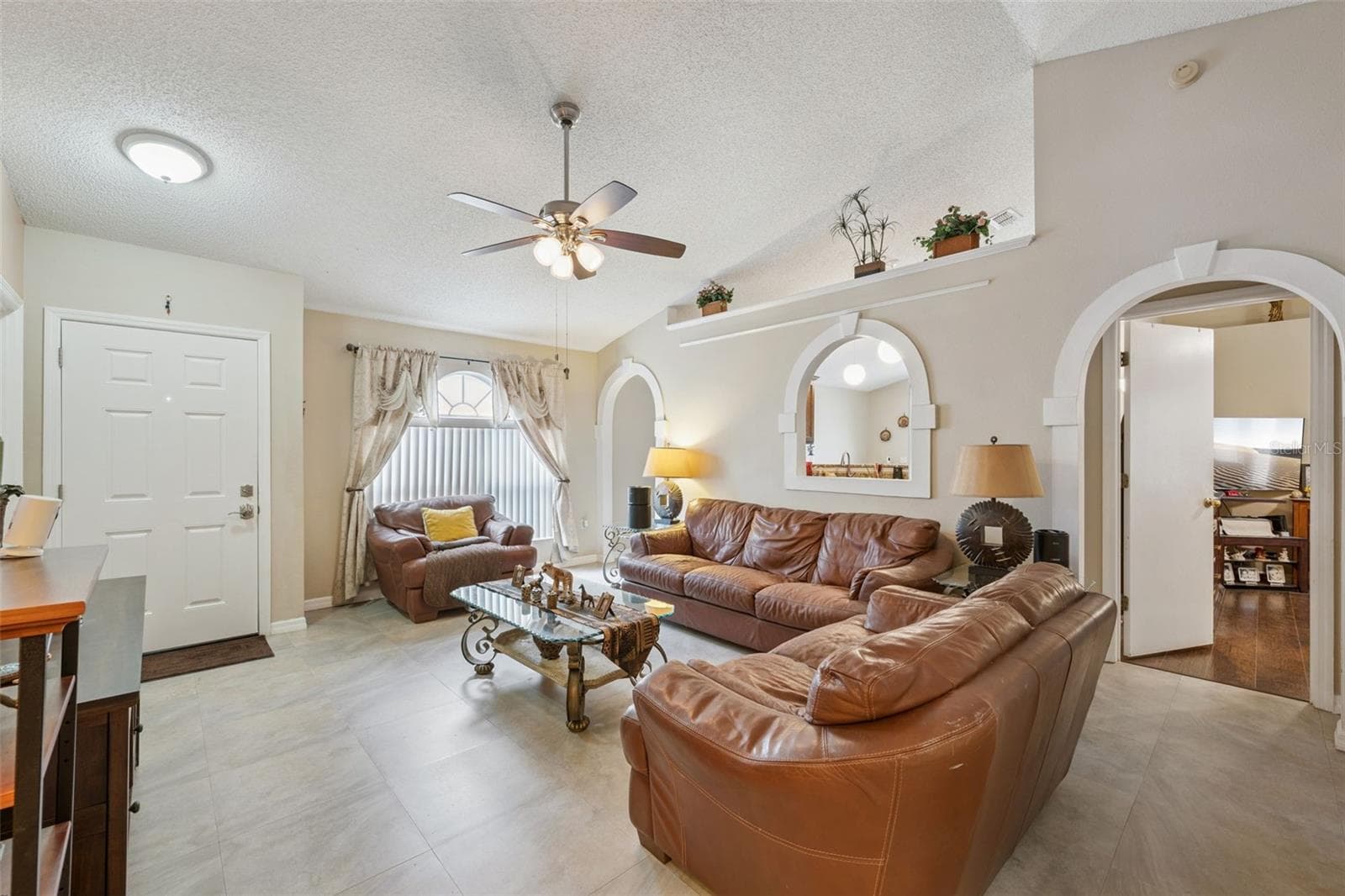Single Family Residence at 10044 RICHARDSON CT, ORLANDO, photo 3 of 18