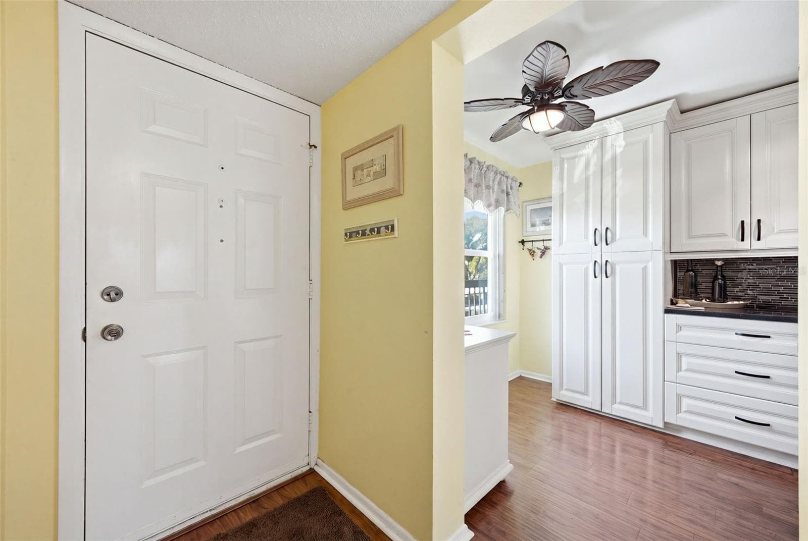 Condominium at 435 30TH AVE W #D206, BRADENTON, photo 4 of 33
