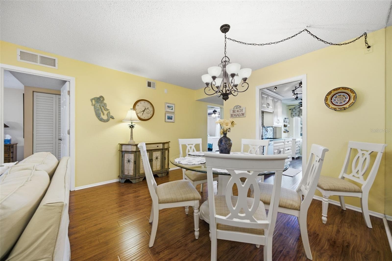 Condominium at 435 30TH AVE W #D206, BRADENTON, photo 13 of 33