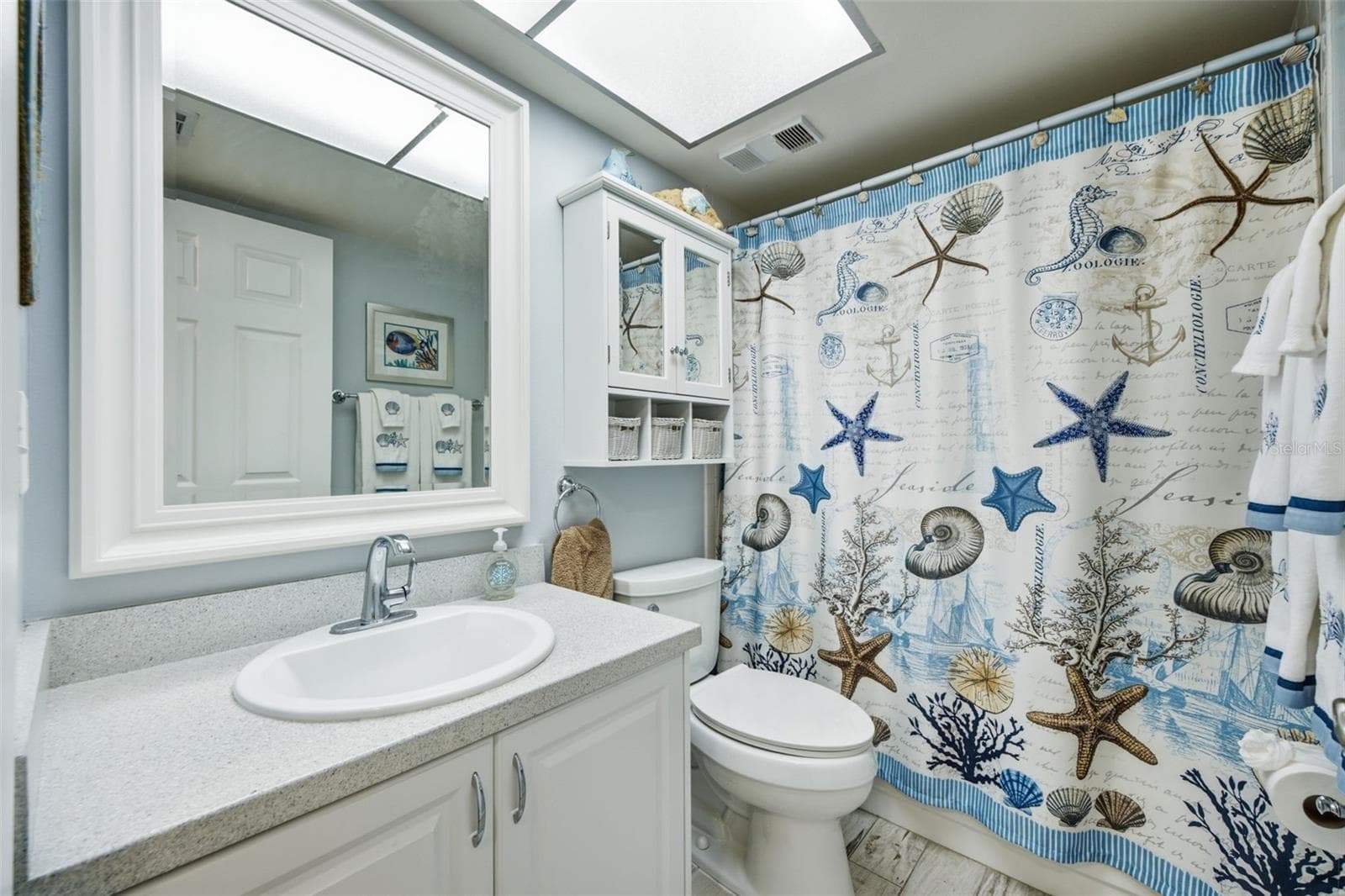 Condominium at 435 30TH AVE W #D206, BRADENTON, photo 21 of 33