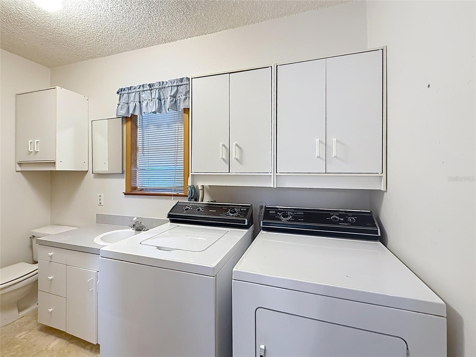 Single Family Residence at 3271 ROBINSON ST, ZELLWOOD, photo 23 of 43