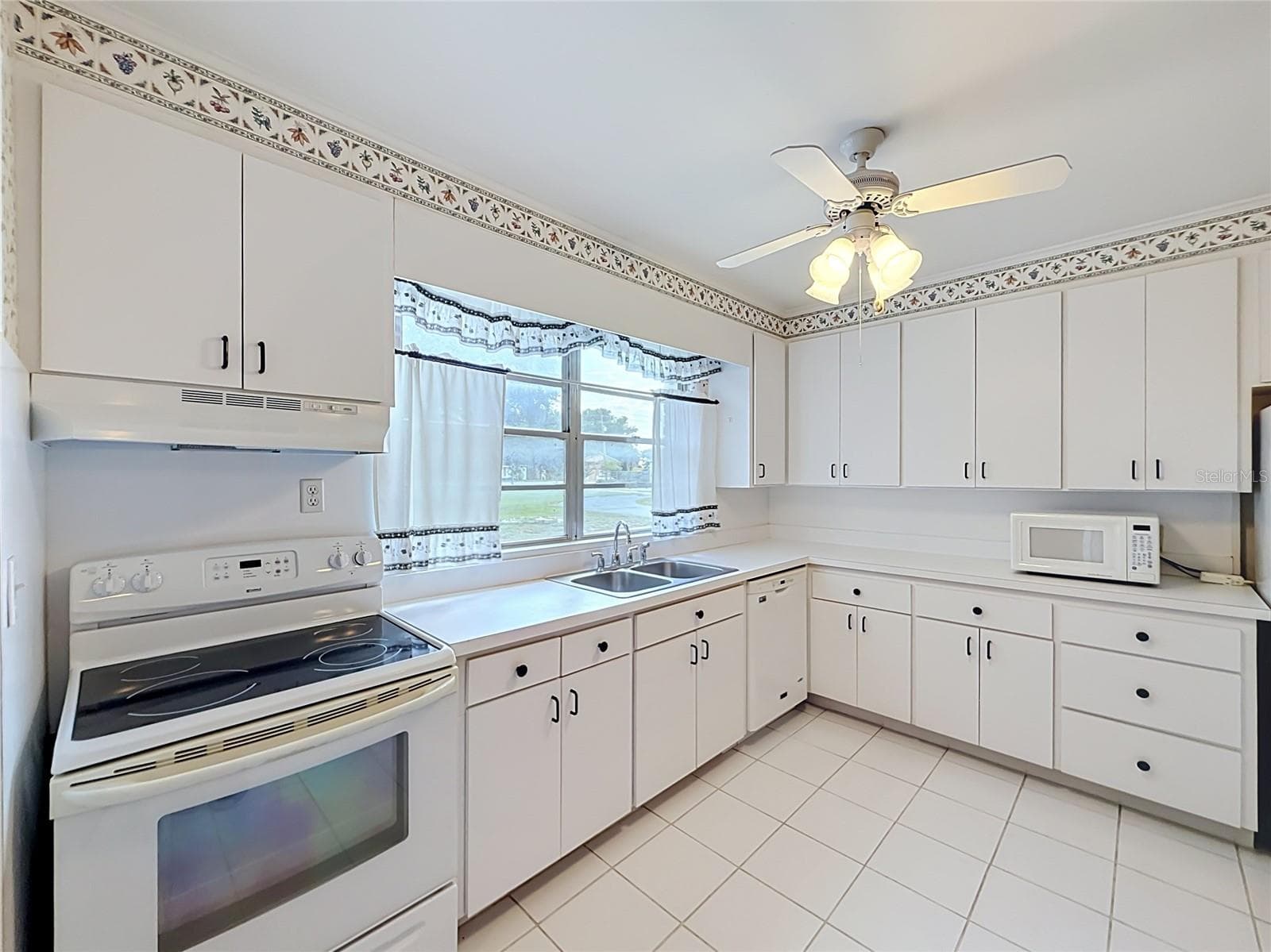 Single Family Residence at 3271 ROBINSON ST, ZELLWOOD, photo 26 of 43