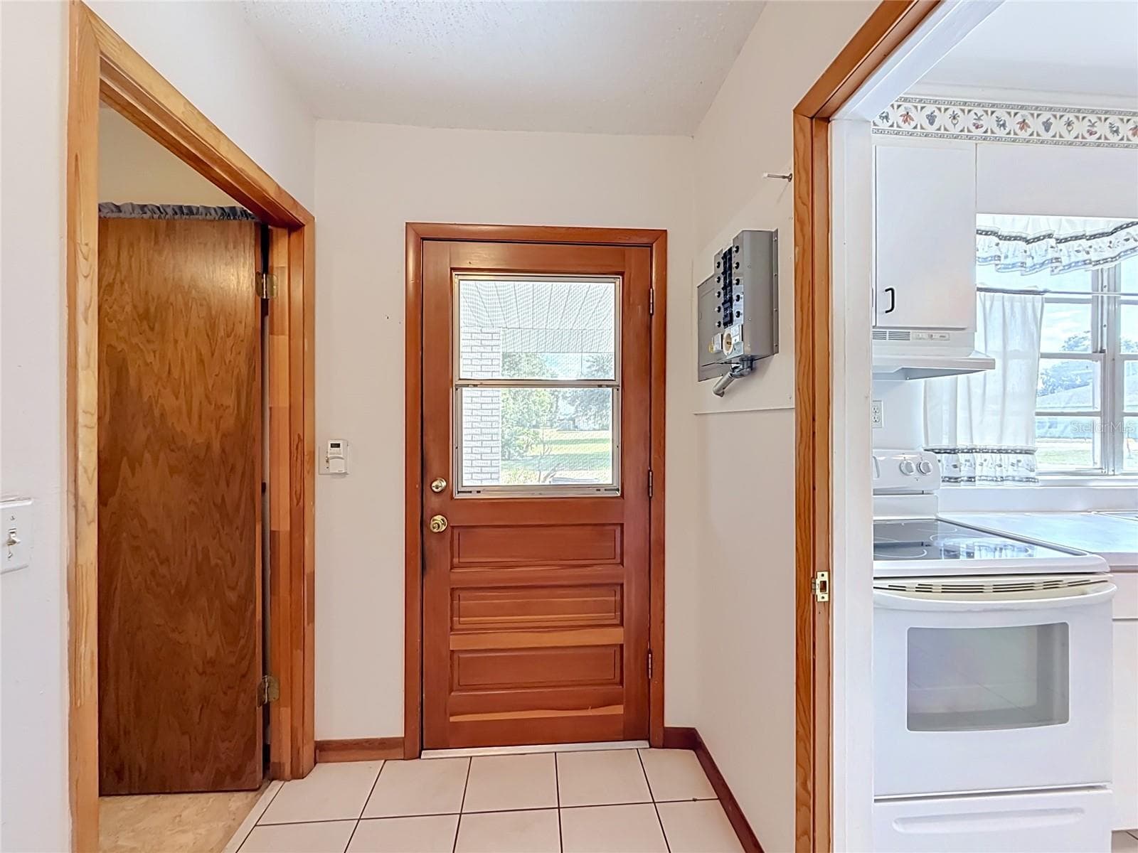 Rrear Foyer - 3271 ROBINSON ST, ZELLWOOD