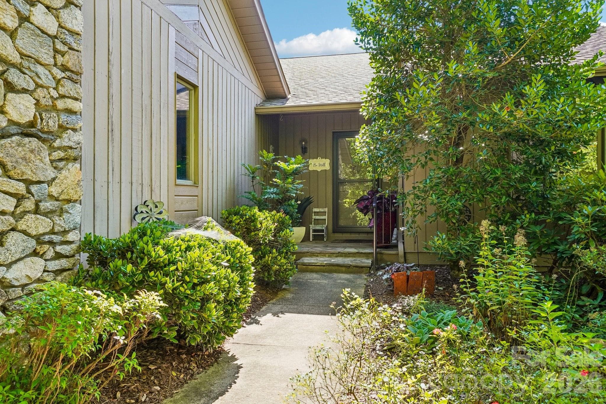 Condominium at 15 Stony Ridge, Asheville, photo 5 of 37