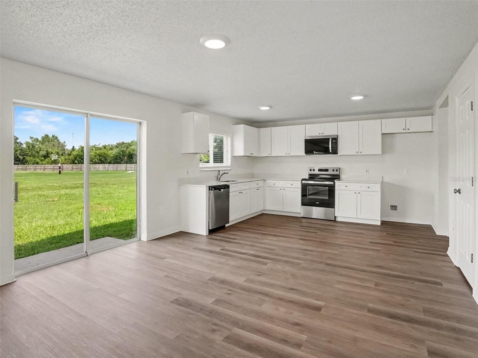 Single Family Residence at 901 ANCHORAGE LN, KISSIMMEE, photo 4 of 15