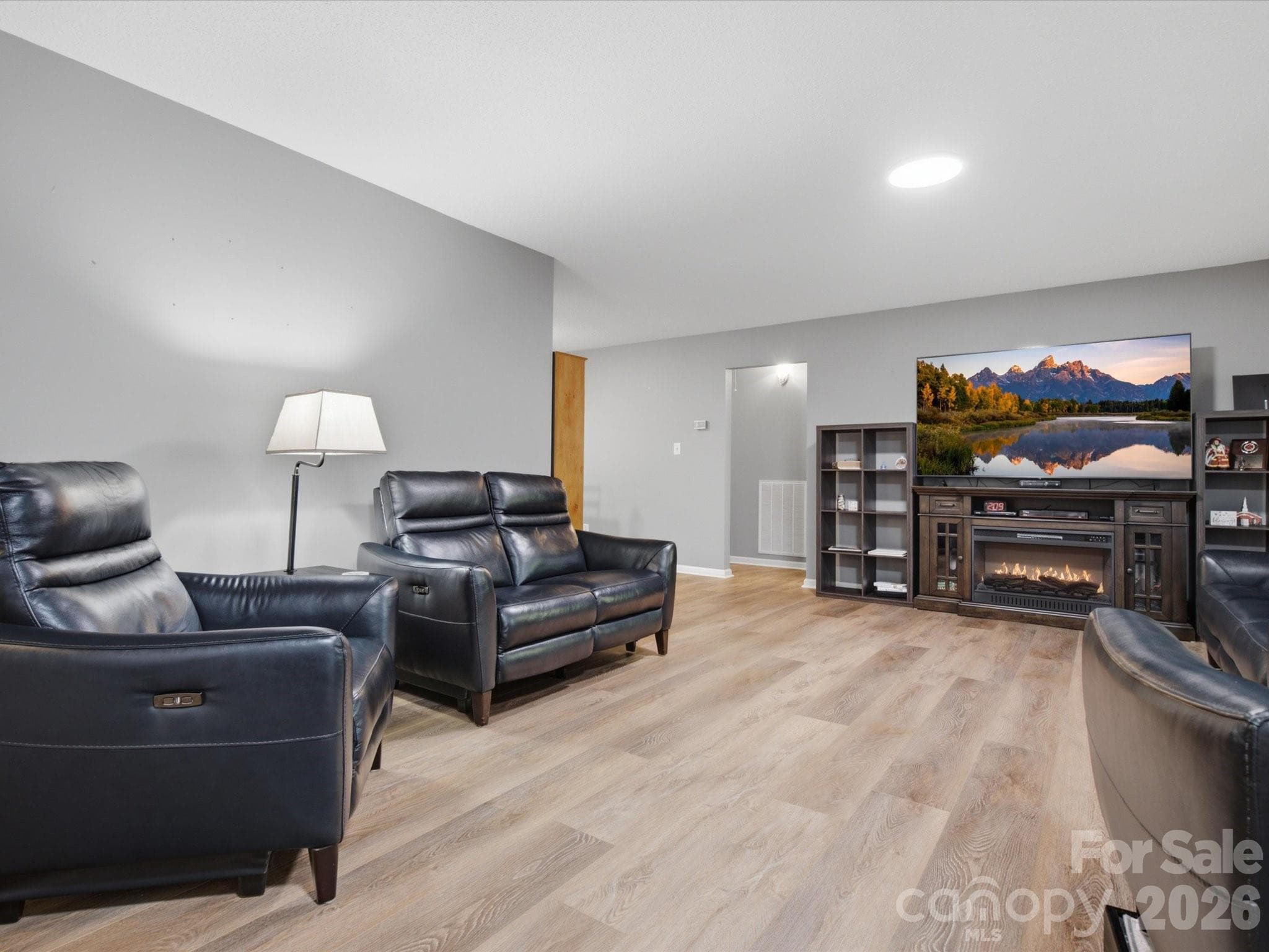 Single Family Residence at 155 S Grandview Road, Clover, photo 12 of 48